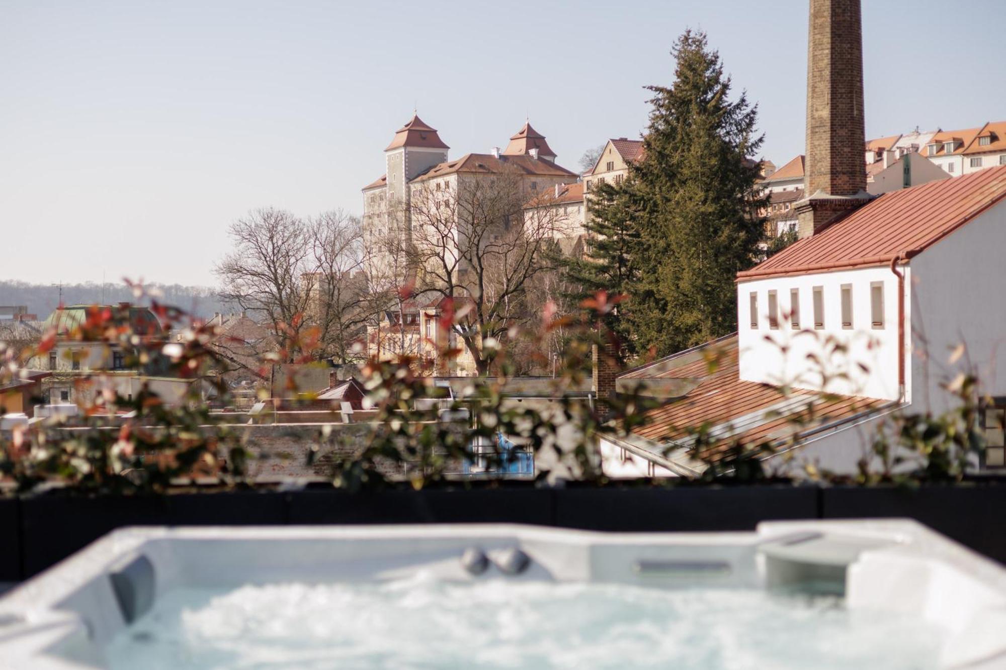 Aparthotel Na Klenici 马达伯乐斯拉夫 外观 照片